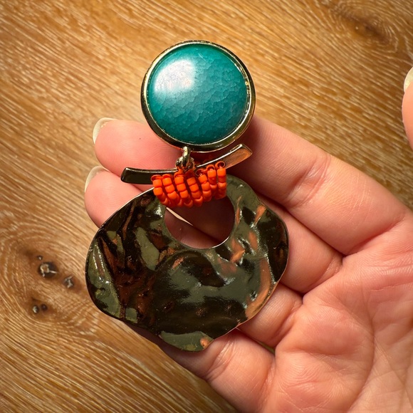 Zara Emerald and Gold Textured Earrings - Picture 3 of 7